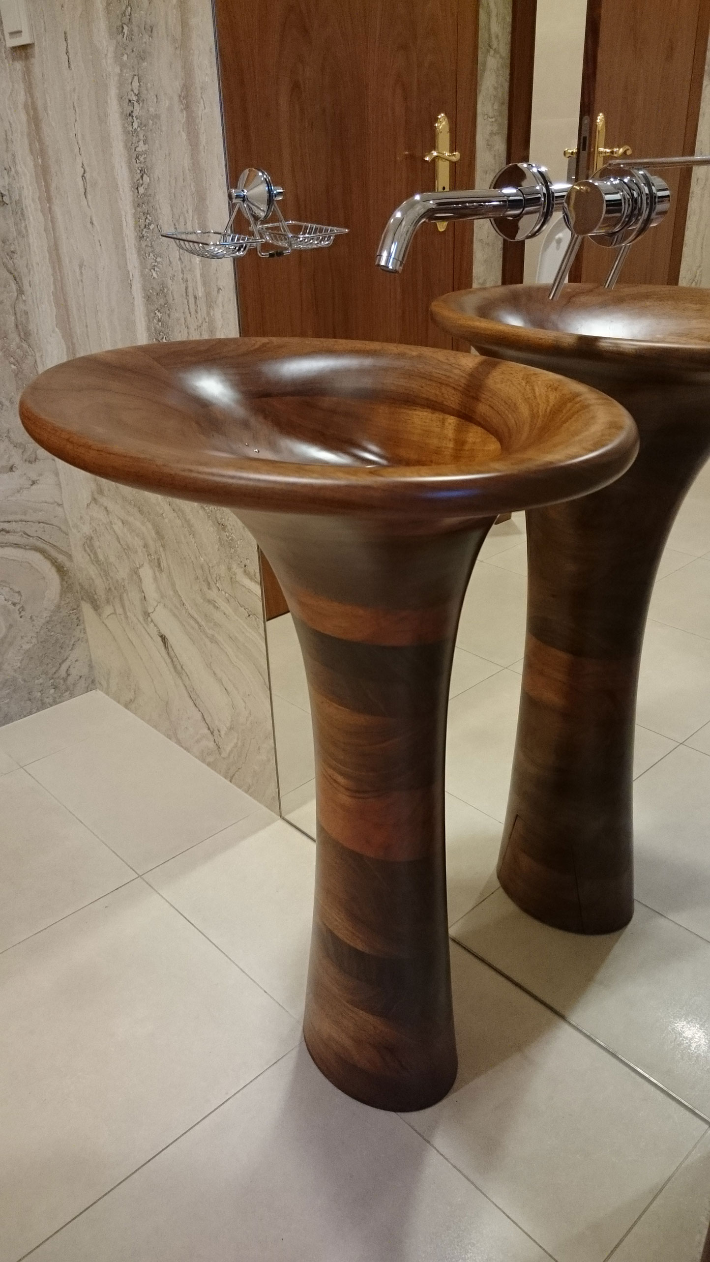 Custom-Dagami-washbasin.-Wood-Bodo..jpg
